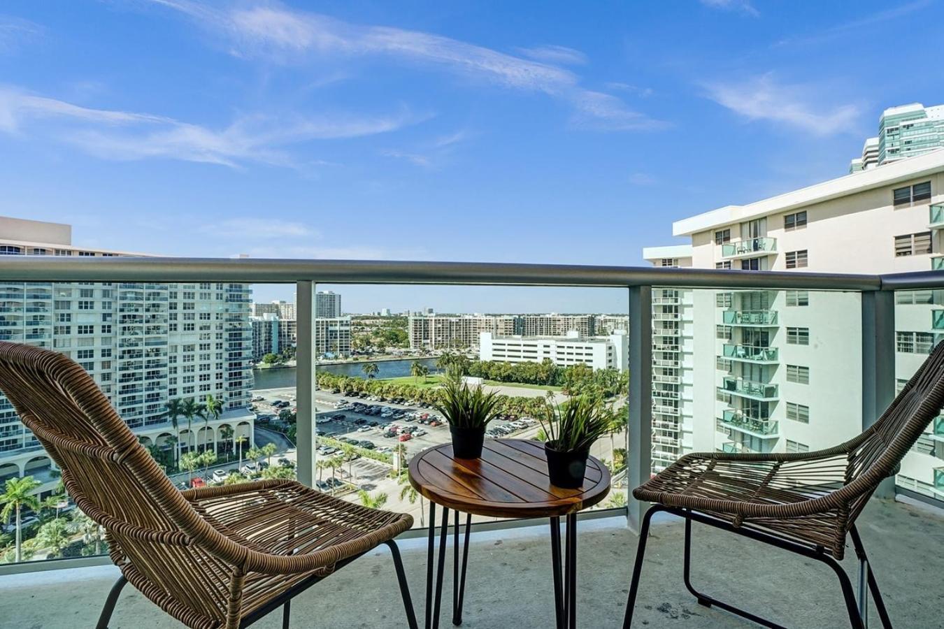 2Bd Condo Christmas Retreat Pool Beachside Hollywood Eksteriør bilde