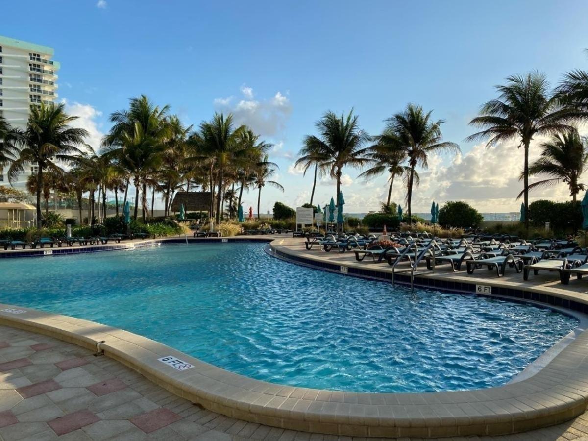 2Bd Condo Christmas Retreat Pool Beachside Hollywood Eksteriør bilde